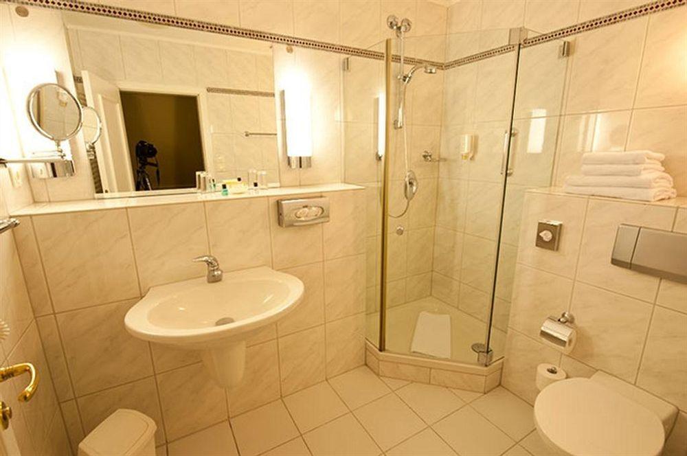 Bernstein Schlosshotel Ballenstedt Bagian luar foto