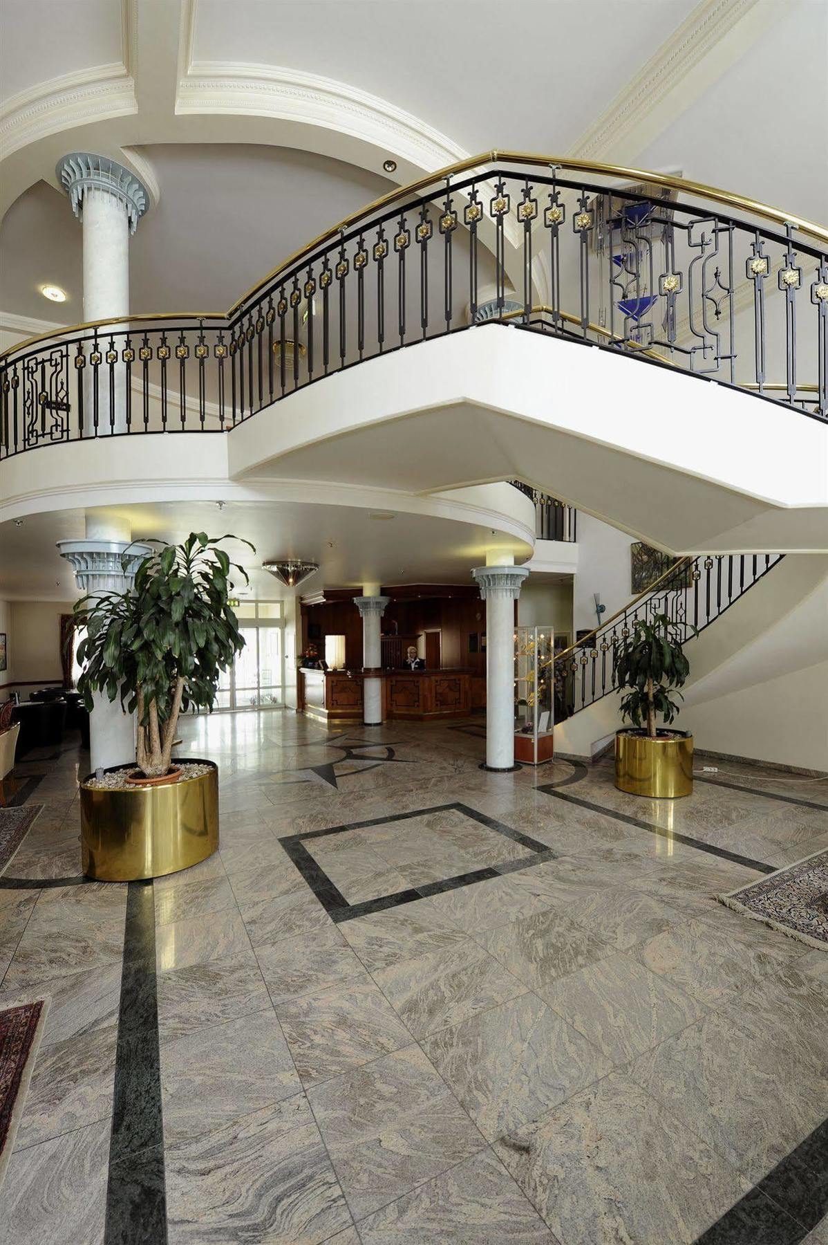 Bernstein Schlosshotel Ballenstedt Bagian luar foto