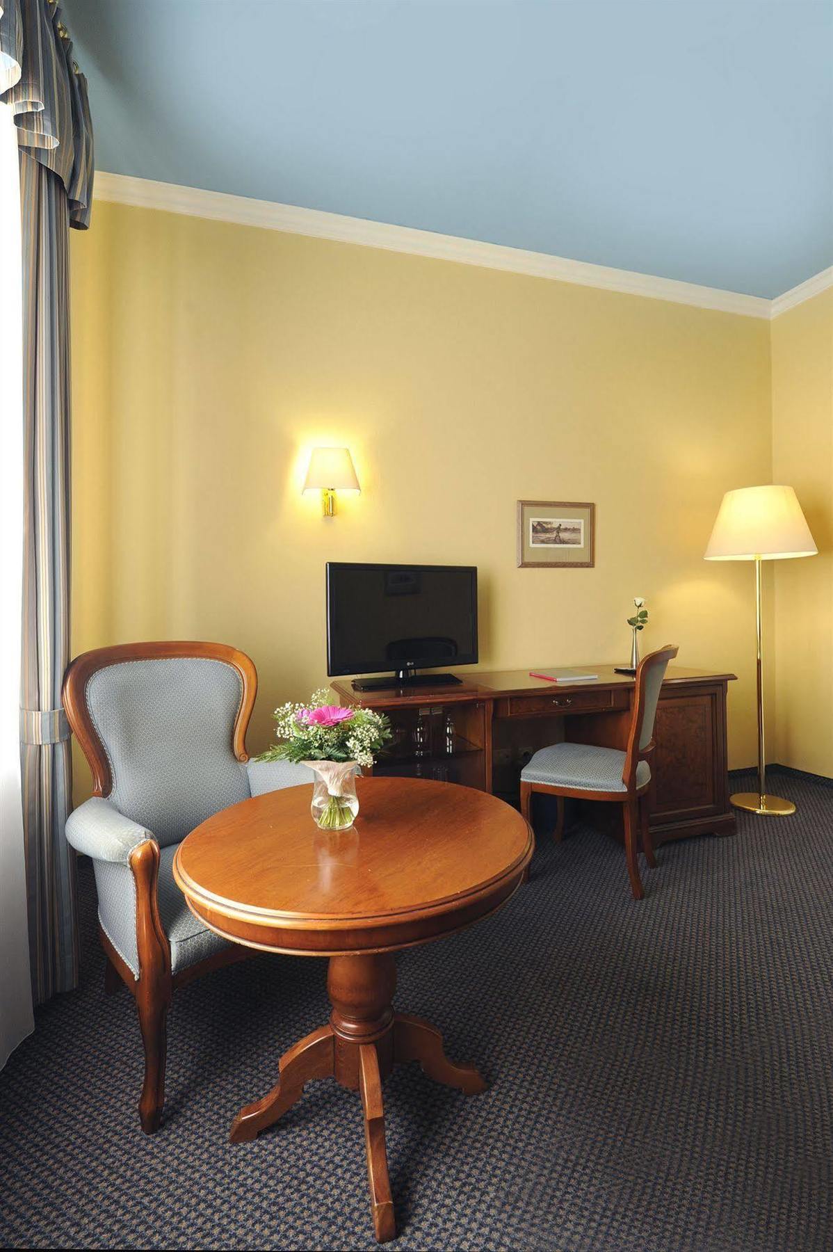 Bernstein Schlosshotel Ballenstedt Bagian luar foto